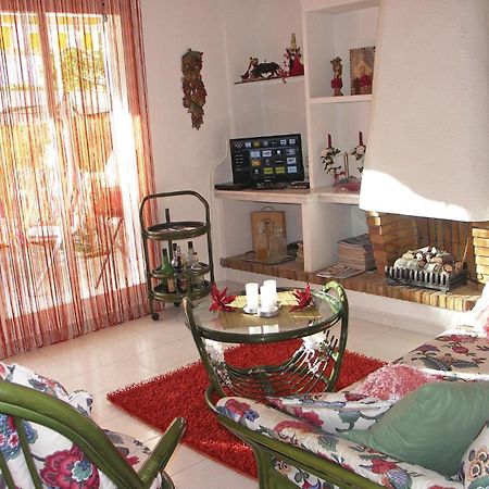 2 Bedroom Nice Apartment In グアルダマル・デル・セグラ エクステリア 写真