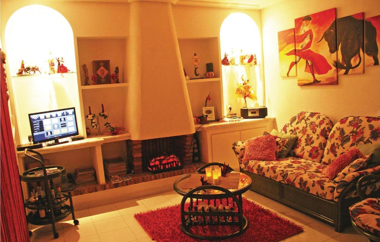 2 Bedroom Nice Apartment In グアルダマル・デル・セグラ エクステリア 写真