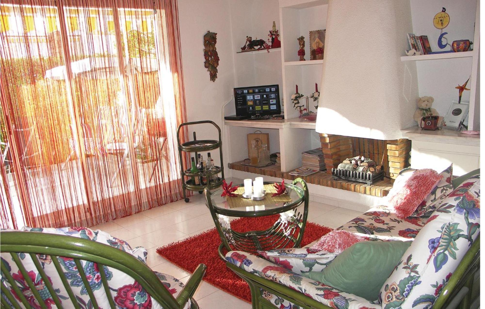 2 Bedroom Nice Apartment In グアルダマル・デル・セグラ エクステリア 写真